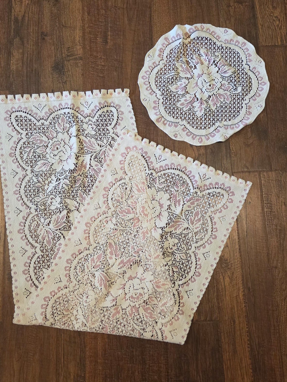 Vintage Pink Nottingham Lace Center Doilie And Table Runner Cream Rose Floral